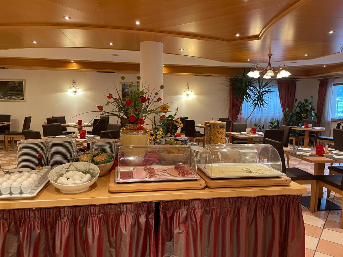 Hotel Larch Campo di Trens Luaran gambar