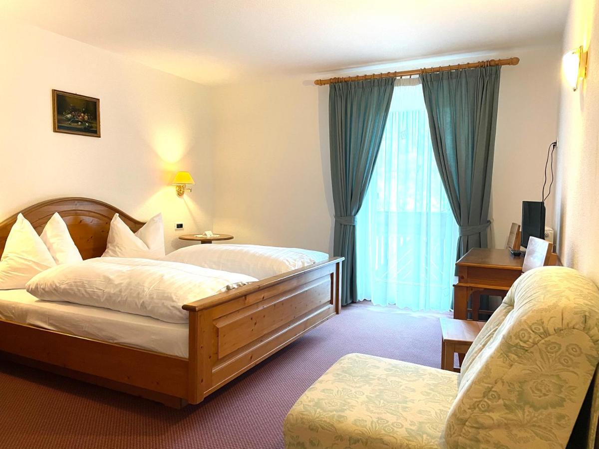 Hotel Larch Campo di Trens Luaran gambar