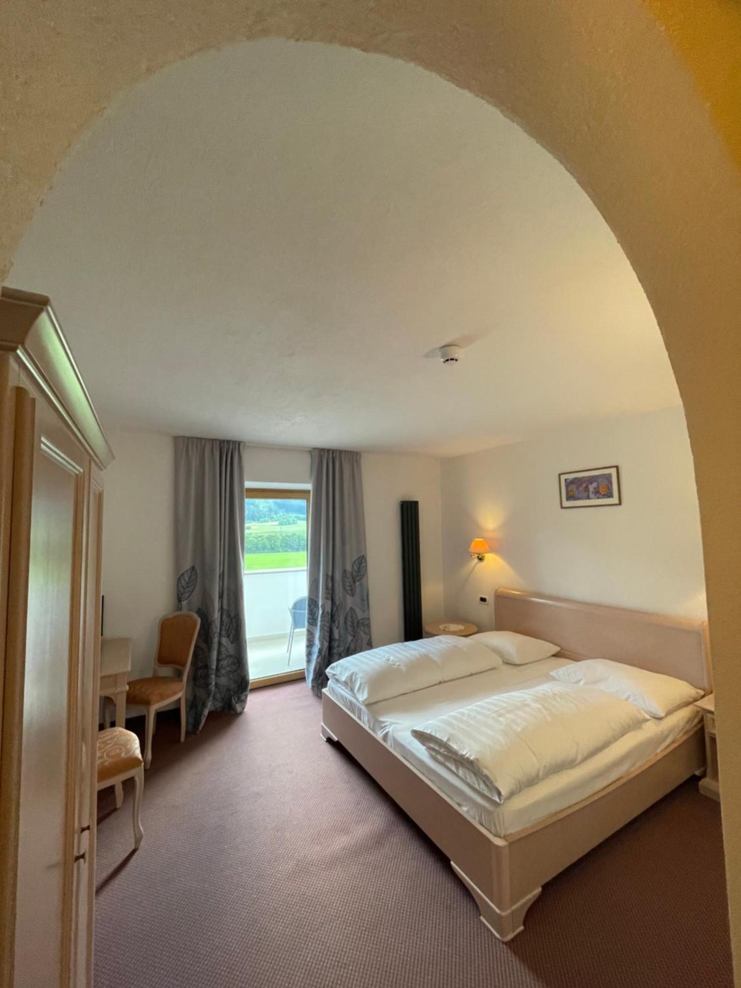 Hotel Larch Campo di Trens Luaran gambar