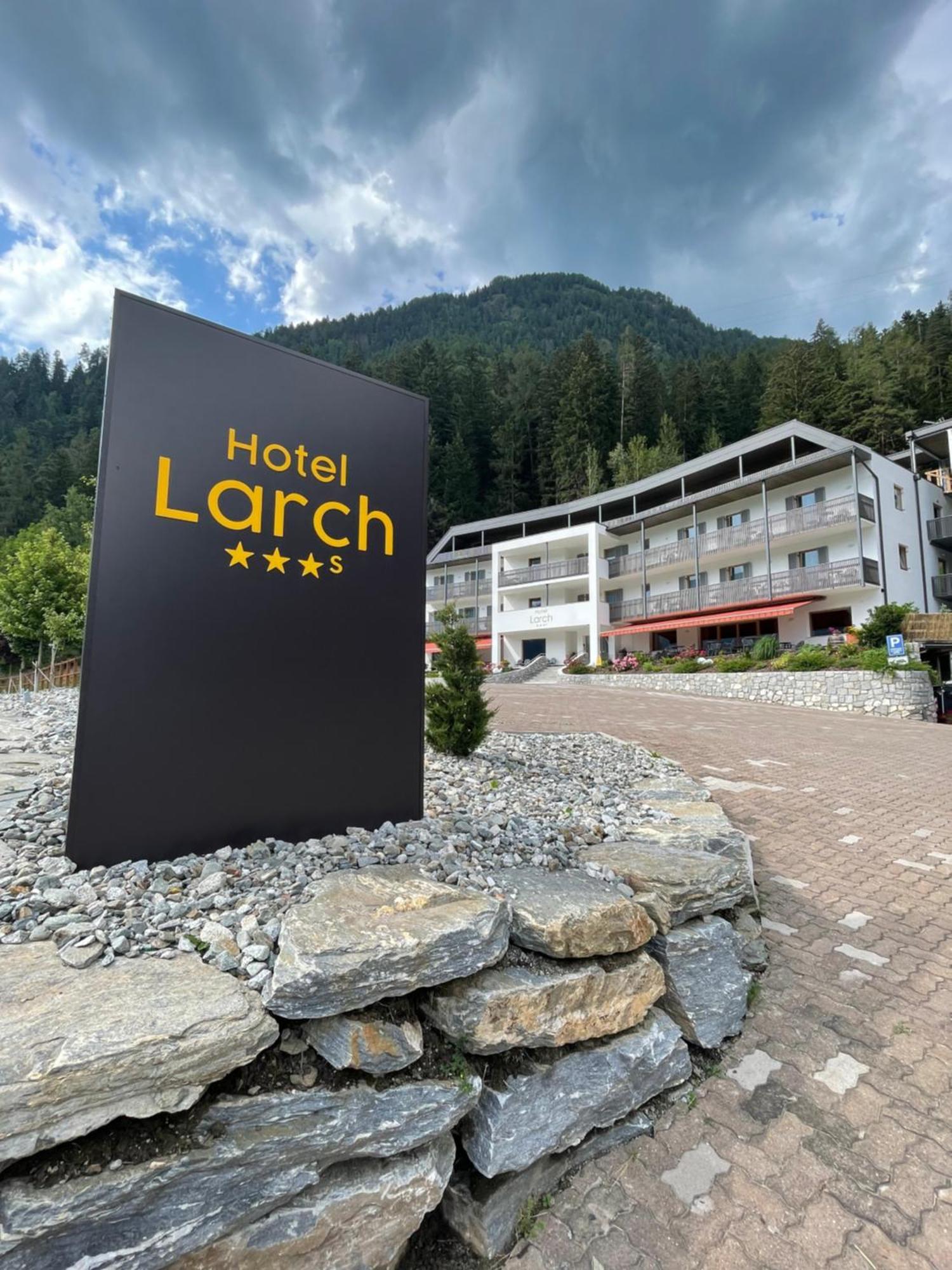 Hotel Larch Campo di Trens Luaran gambar
