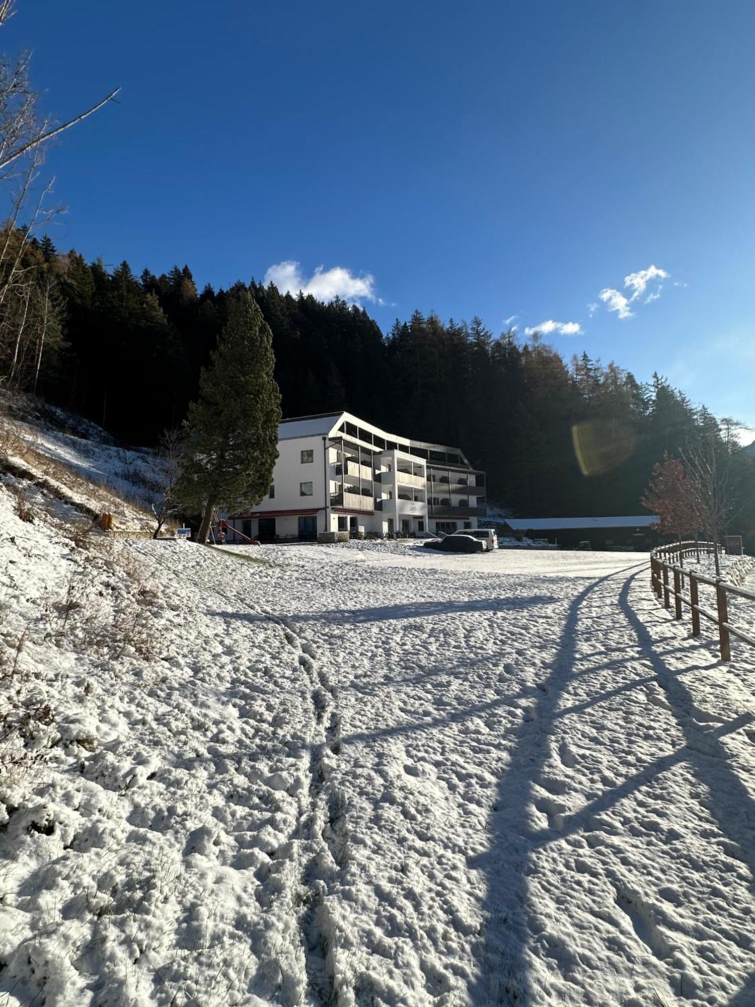 Hotel Larch Campo di Trens Luaran gambar
