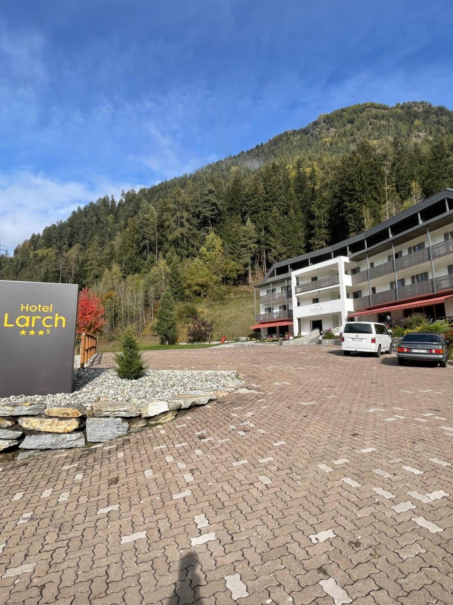 Hotel Larch Campo di Trens Luaran gambar
