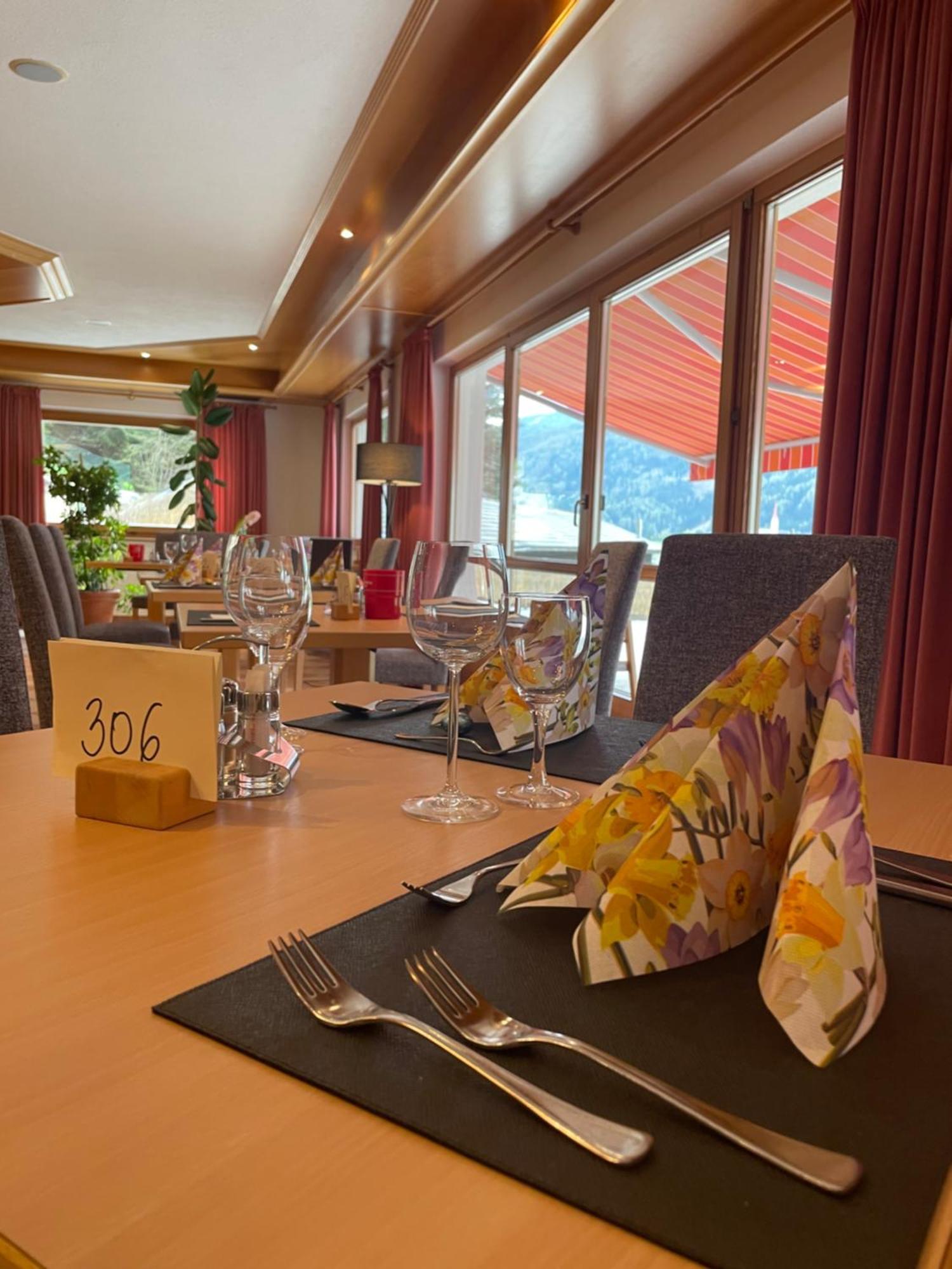 Hotel Larch Campo di Trens Luaran gambar
