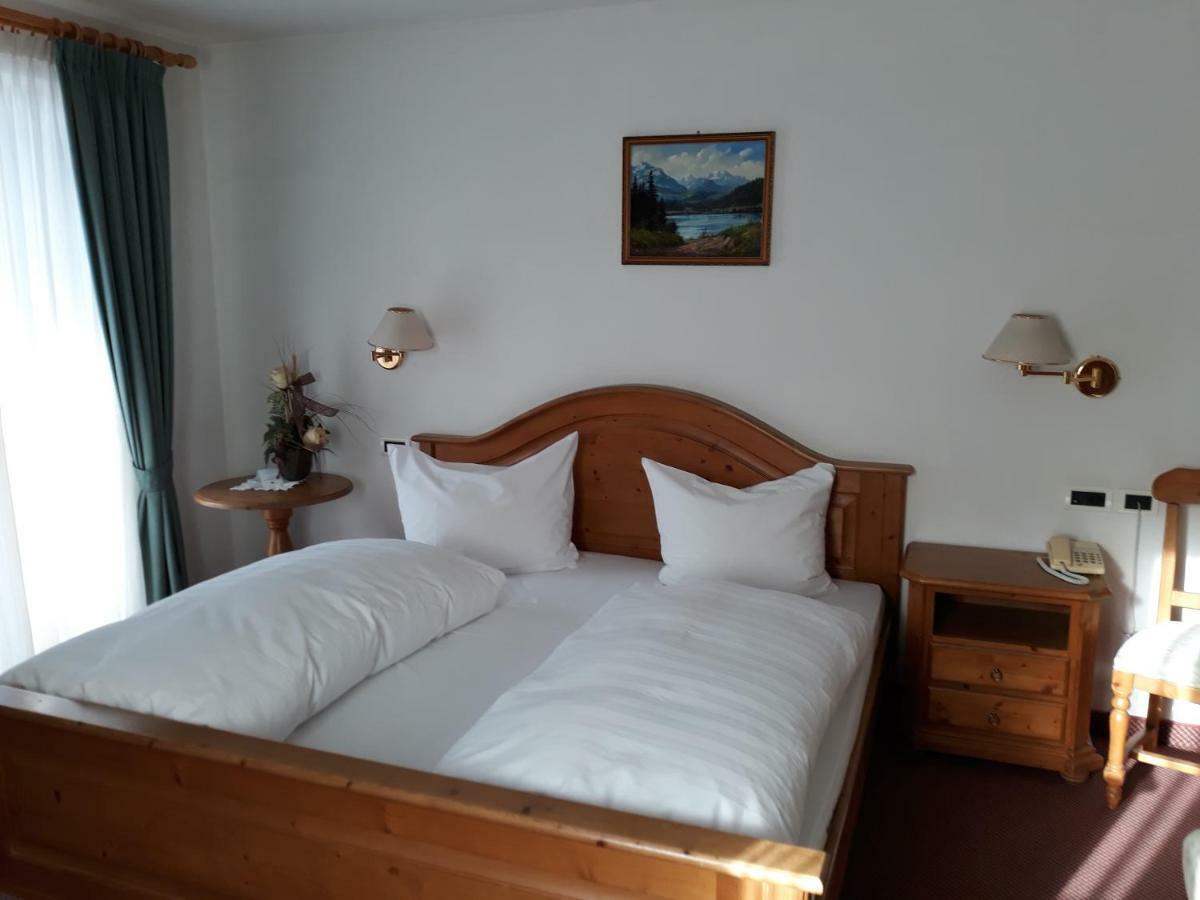 Hotel Larch Campo di Trens Luaran gambar
